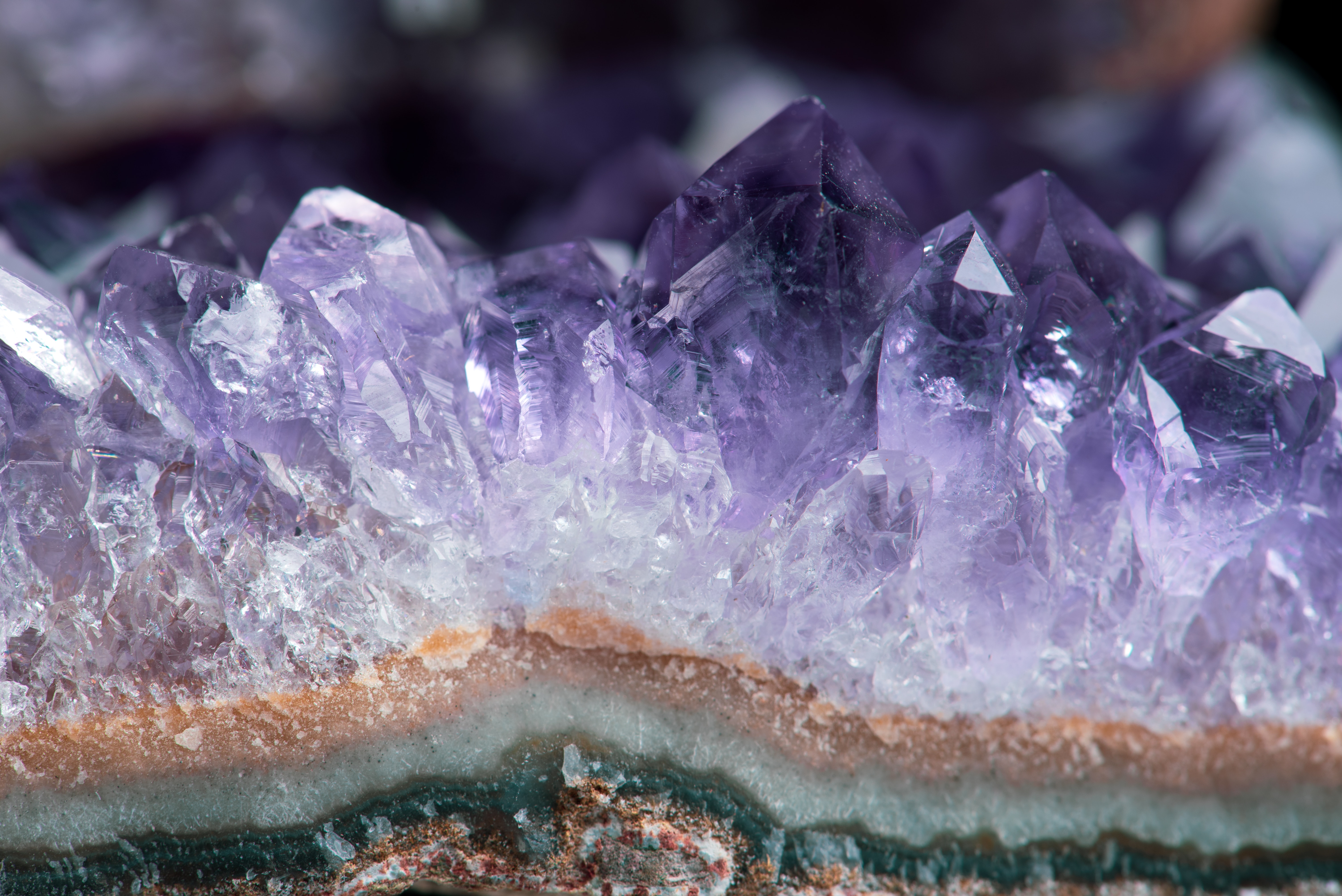 amethyst prismatic crystals